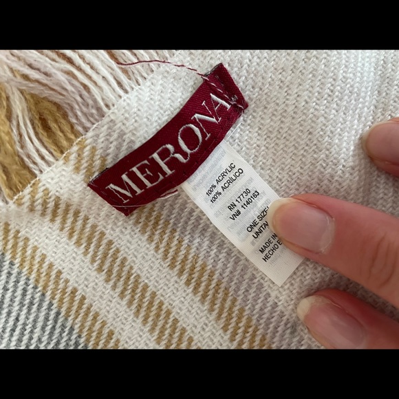 Merona Blanket Scarf - Picture 2 of 3